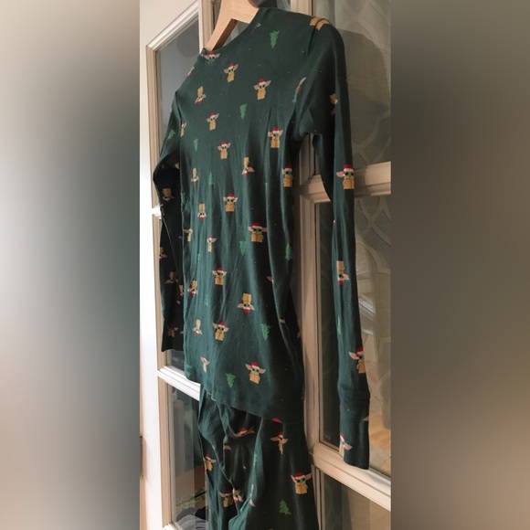 Gap Christmas Baby Yoda size 12 Star Wars pajama set Grogu in EUC zero defects - Picture 2 of 6